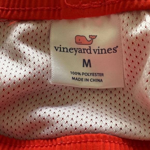 Vineyard vines Swim Trunks. - Picture 3 of 7